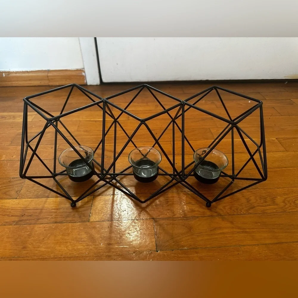 Geometric Black Metal Tealight Holder